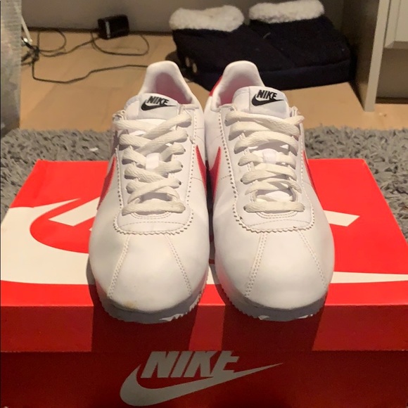 White & Red Cortez - Picture 4 of 5